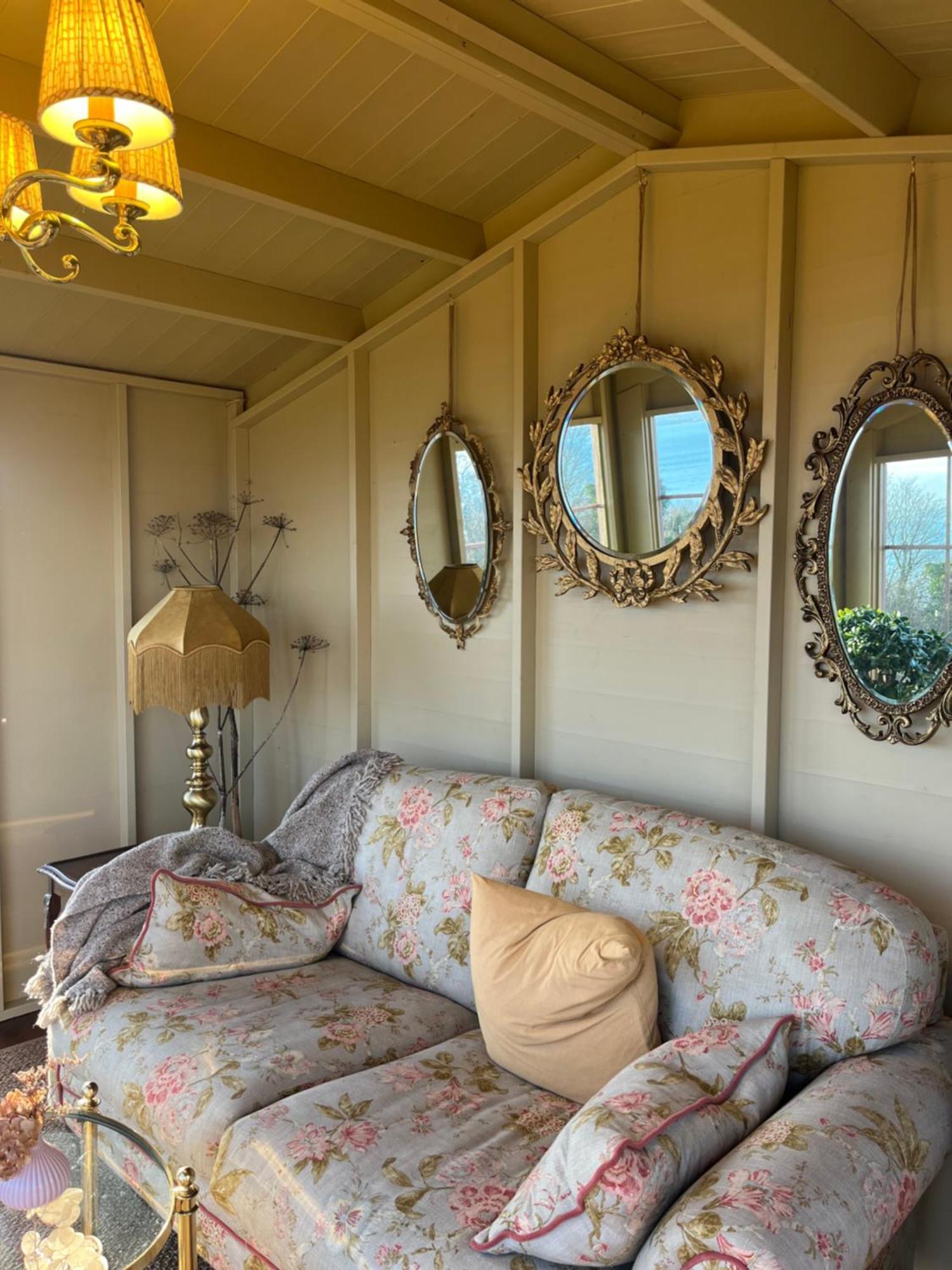 The Pink Cottage Upstairs Suite & Garden Summer Room Whitehead エクステリア 写真